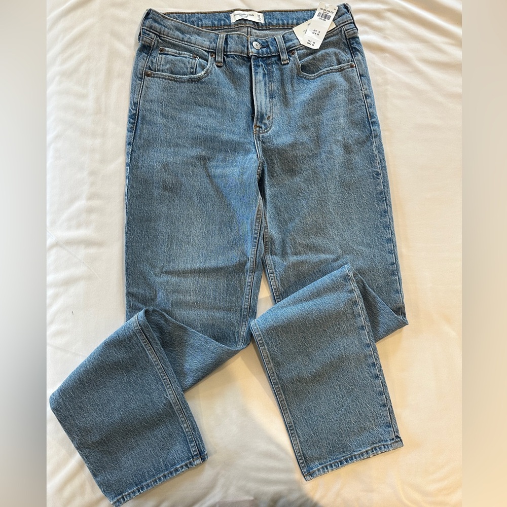 Abercrombie NWT Mid Rise 90s Straight Jeans - 29 X-Long